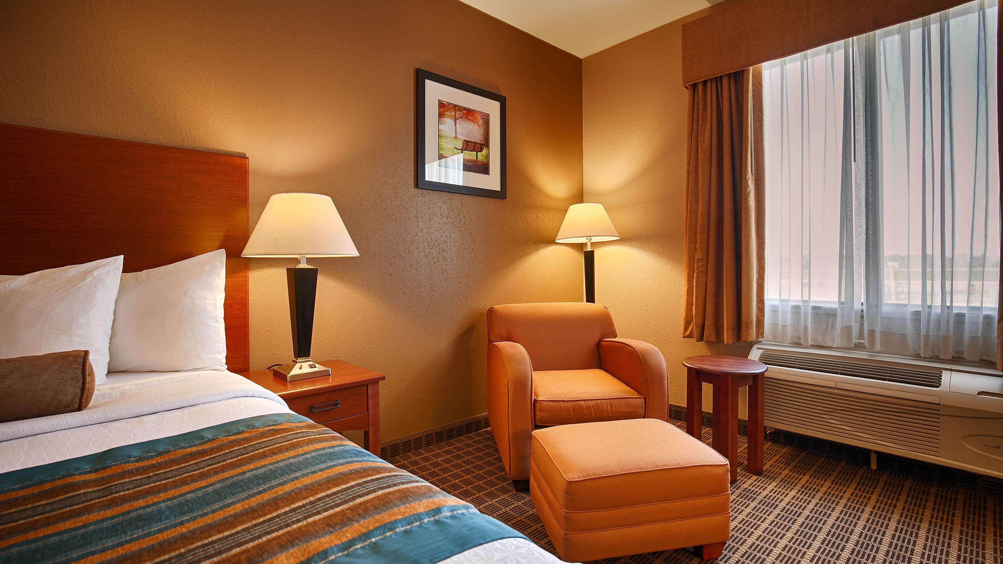 Best Western Orange Inn & Suites Εξωτερικό φωτογραφία